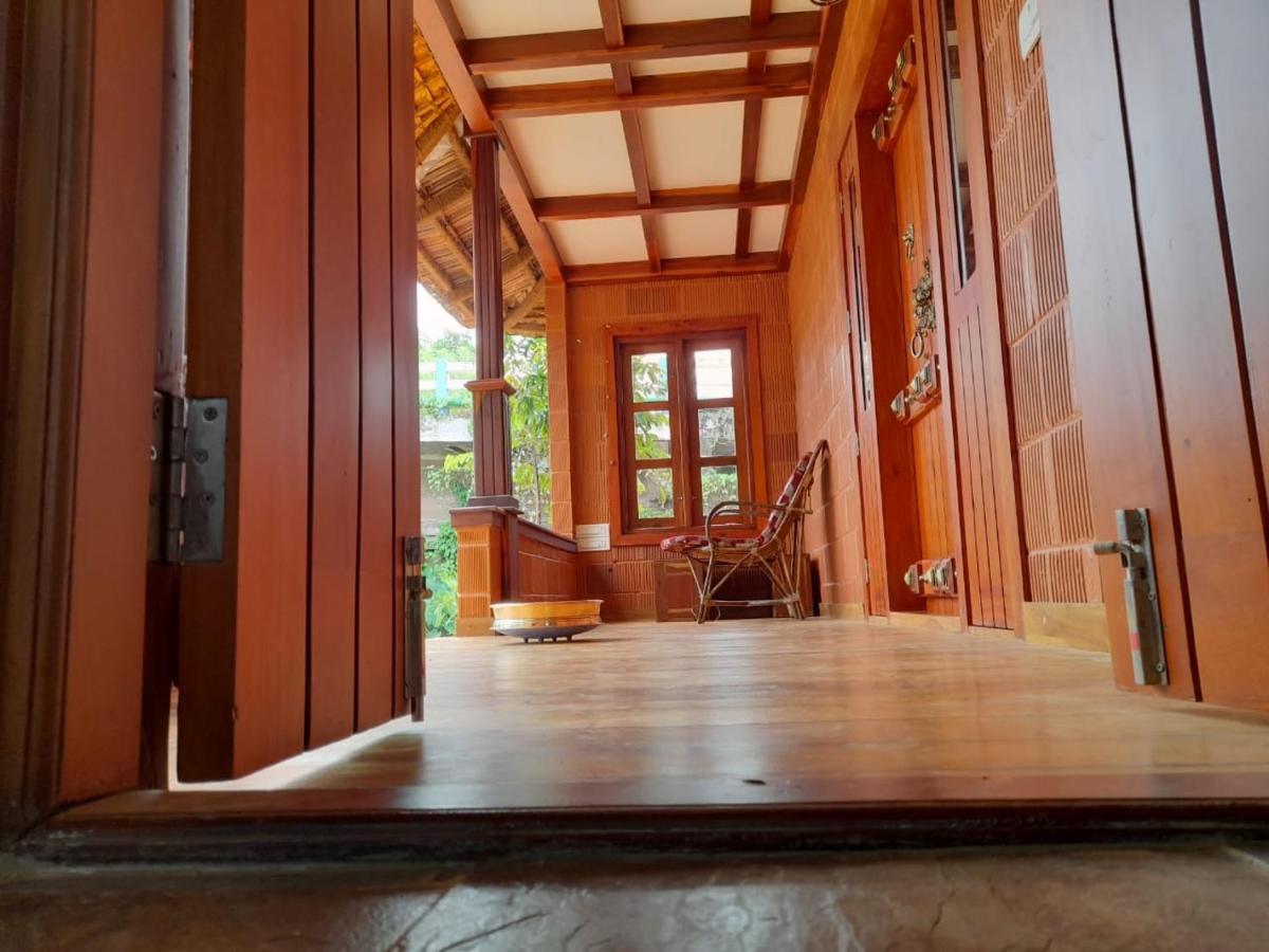 Little Chembaka Guest House Кумараком Екстериор снимка