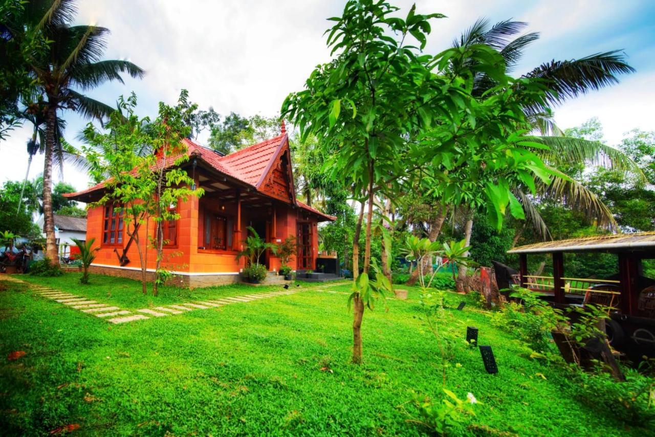 Little Chembaka Guest House Кумараком Екстериор снимка