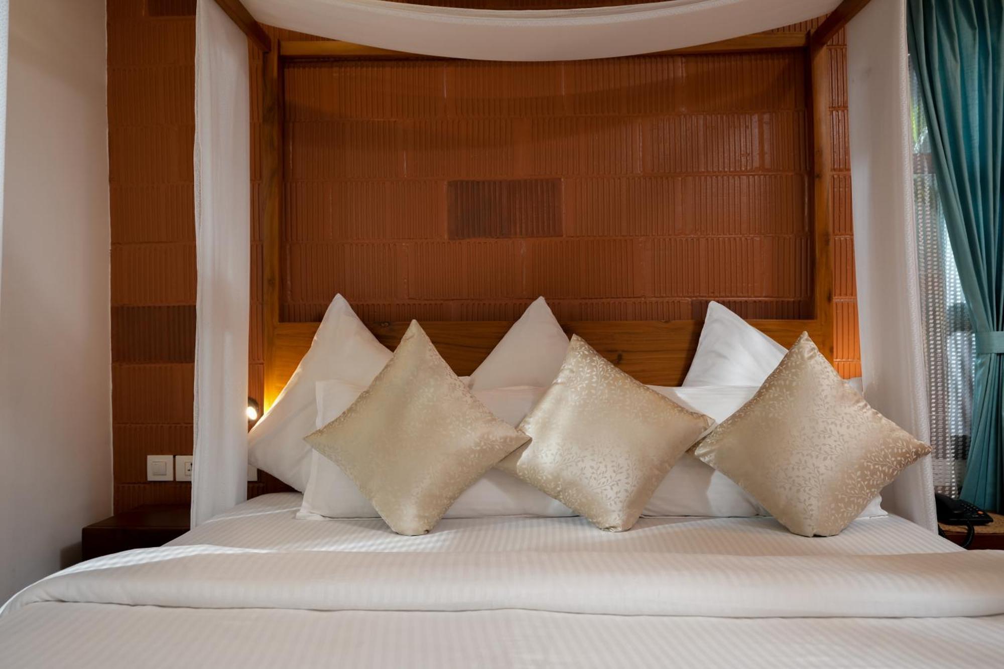 Little Chembaka Guest House Кумараком Екстериор снимка