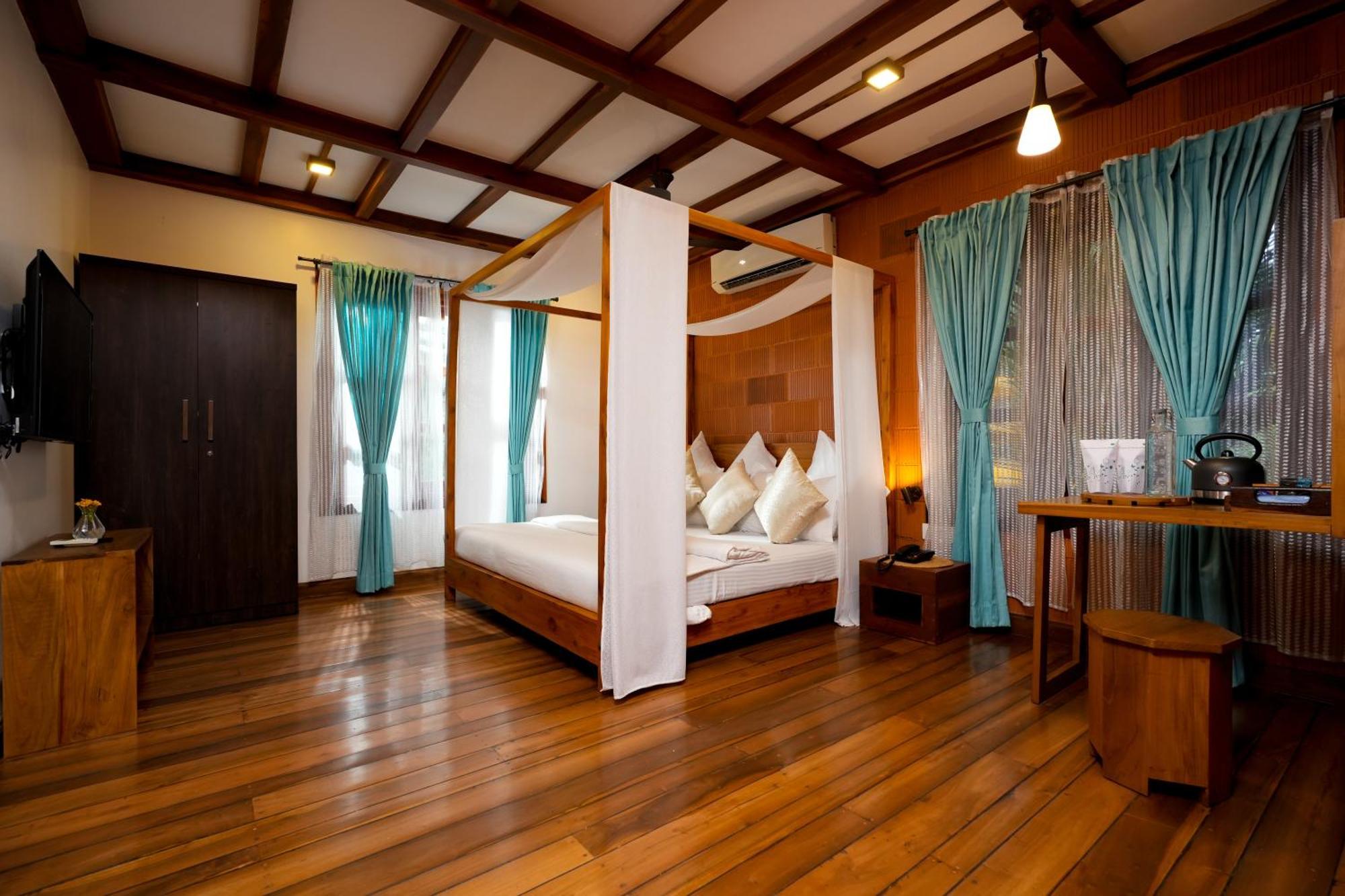 Little Chembaka Guest House Кумараком Екстериор снимка
